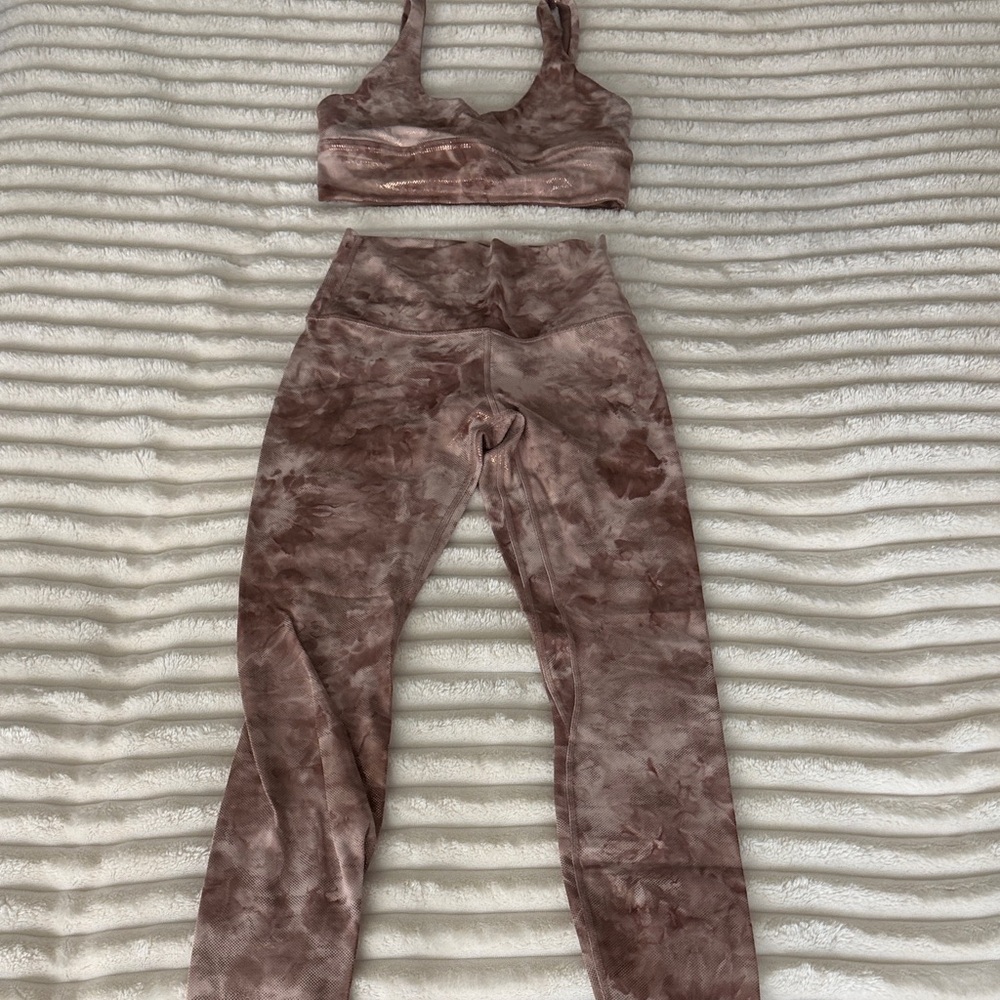 Lululemon Sports Bra (size 6) and Leggings (size 4) Set. In like new condition.
